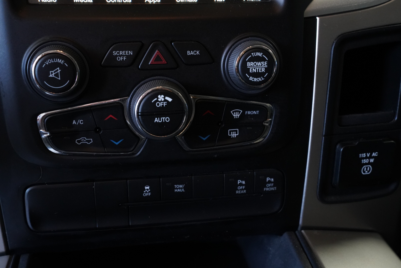 RAM 1500 Big Horn 4x4 Crew Cab 5'7" Box 2017