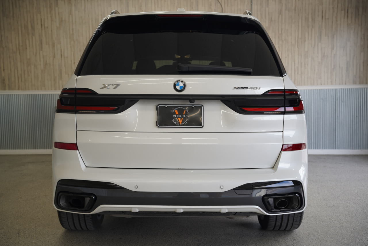 BMW X7 xDrive40i Sports Activity Vehicle 2026