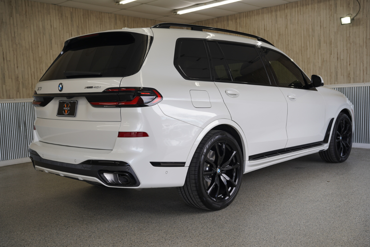 BMW X7 xDrive40i Sports Activity Vehicle 2026