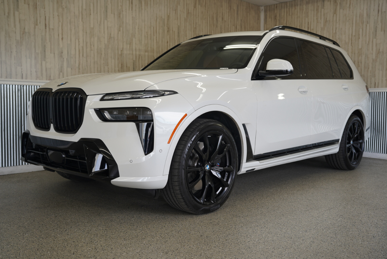 BMW X7 xDrive40i Sports Activity Vehicle 2026