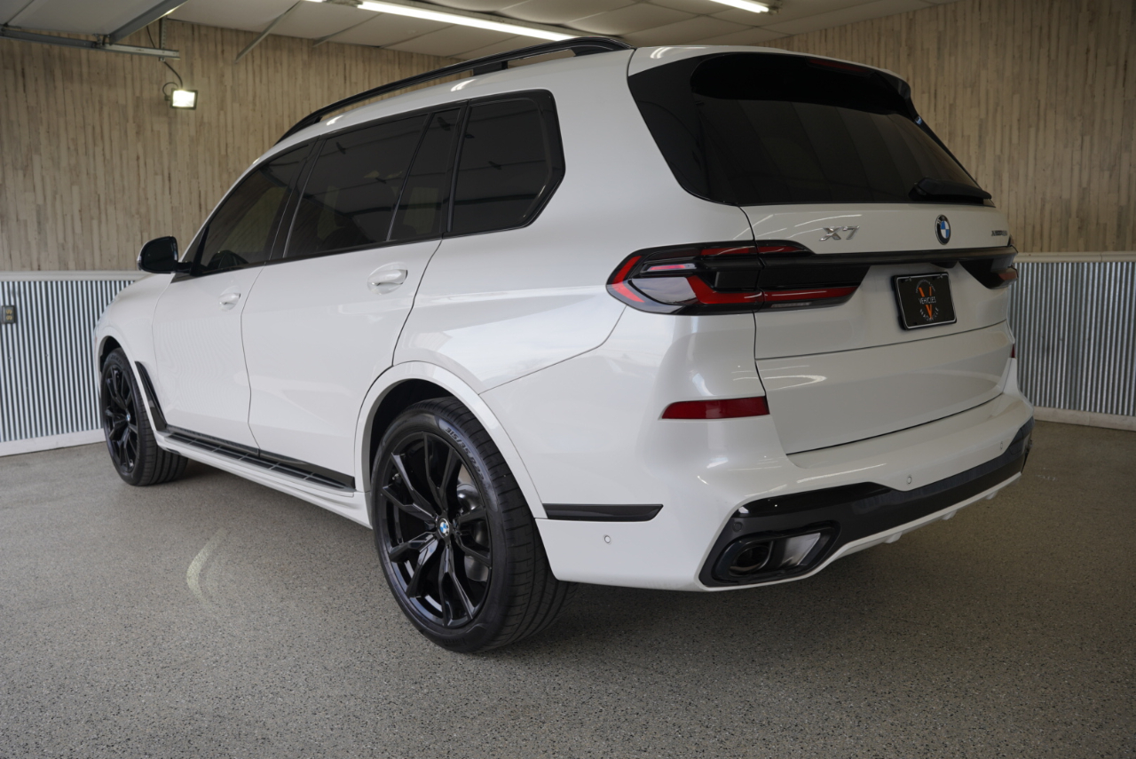 BMW X7 xDrive40i Sports Activity Vehicle 2026