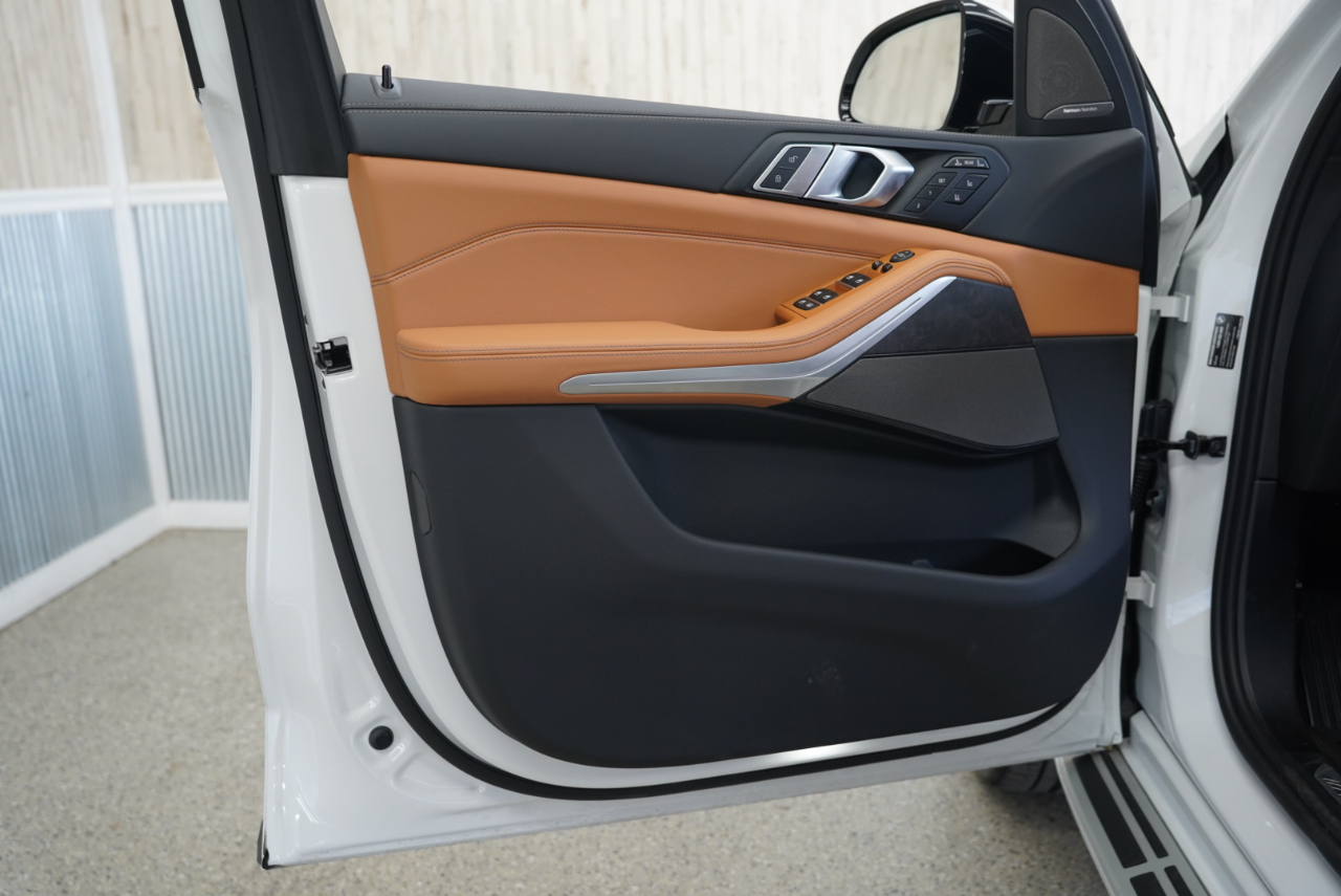 BMW X7 xDrive40i Sports Activity Vehicle 2026