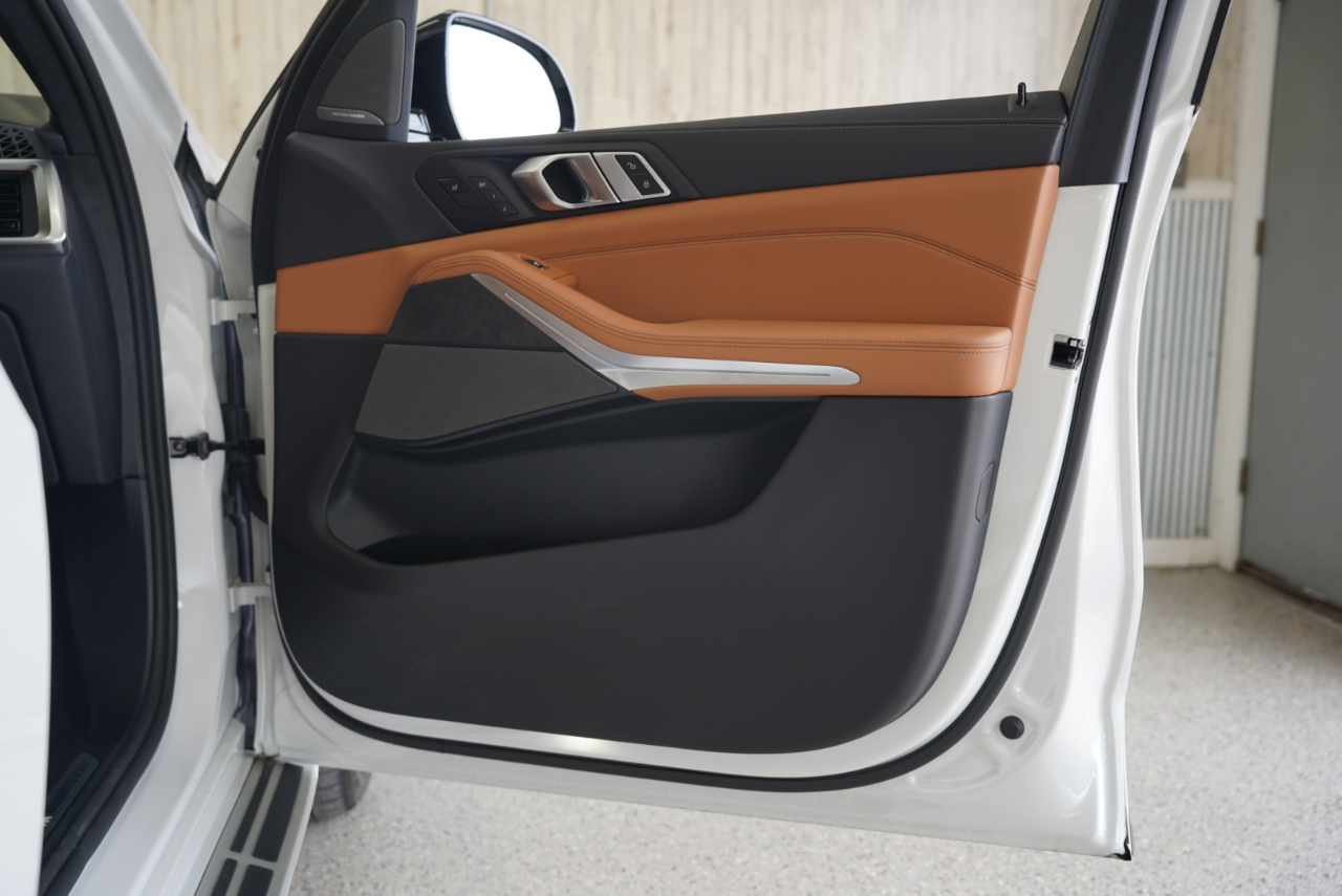 BMW X7 xDrive40i Sports Activity Vehicle 2026