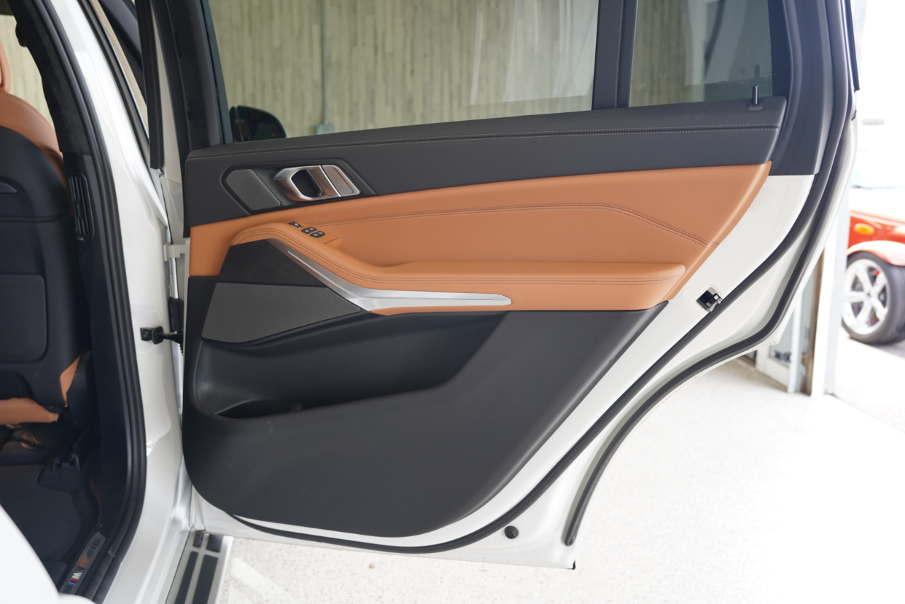 BMW X7 xDrive40i Sports Activity Vehicle 2026