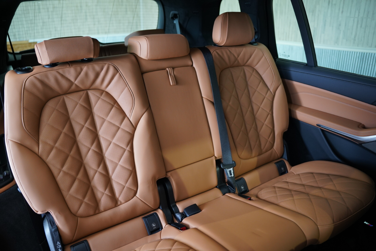 BMW X7 xDrive40i Sports Activity Vehicle 2026