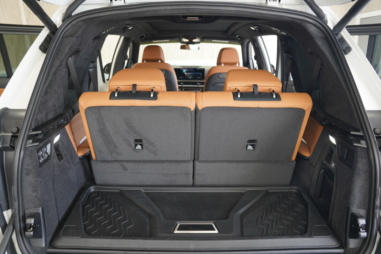 BMW X7 xDrive40i Sports Activity Vehicle 2026