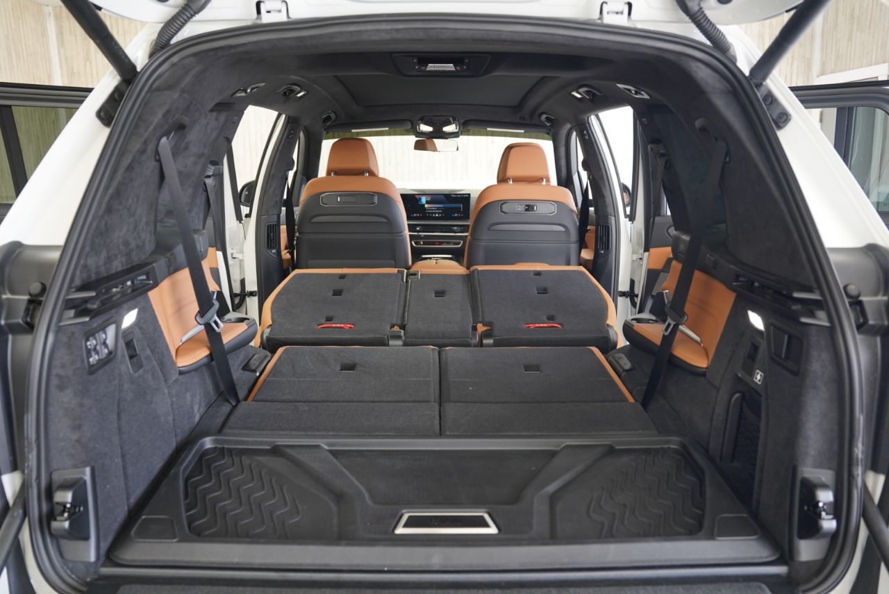 BMW X7 xDrive40i Sports Activity Vehicle 2026