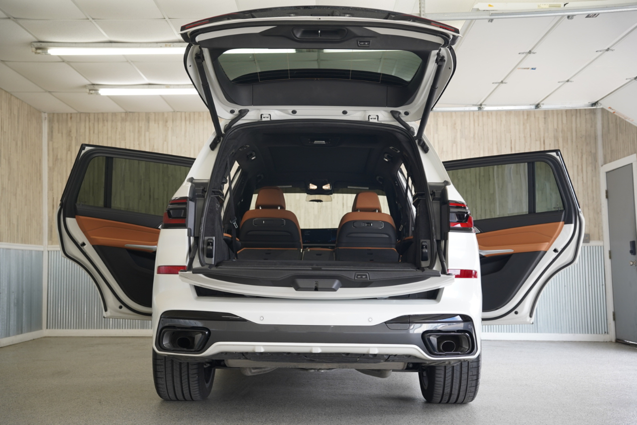 BMW X7 xDrive40i Sports Activity Vehicle 2026