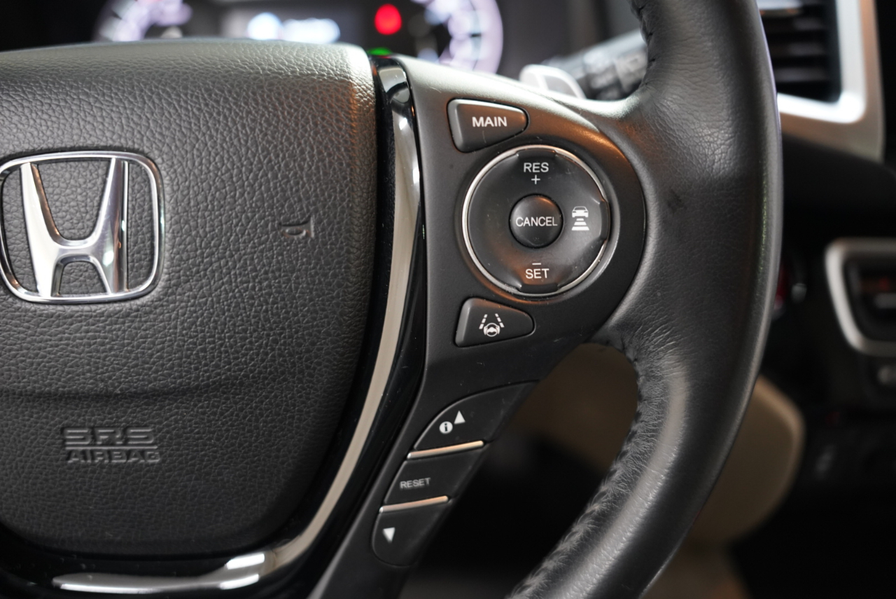 Honda Pilot AWD 4dr Touring w/RES & Navi 2016