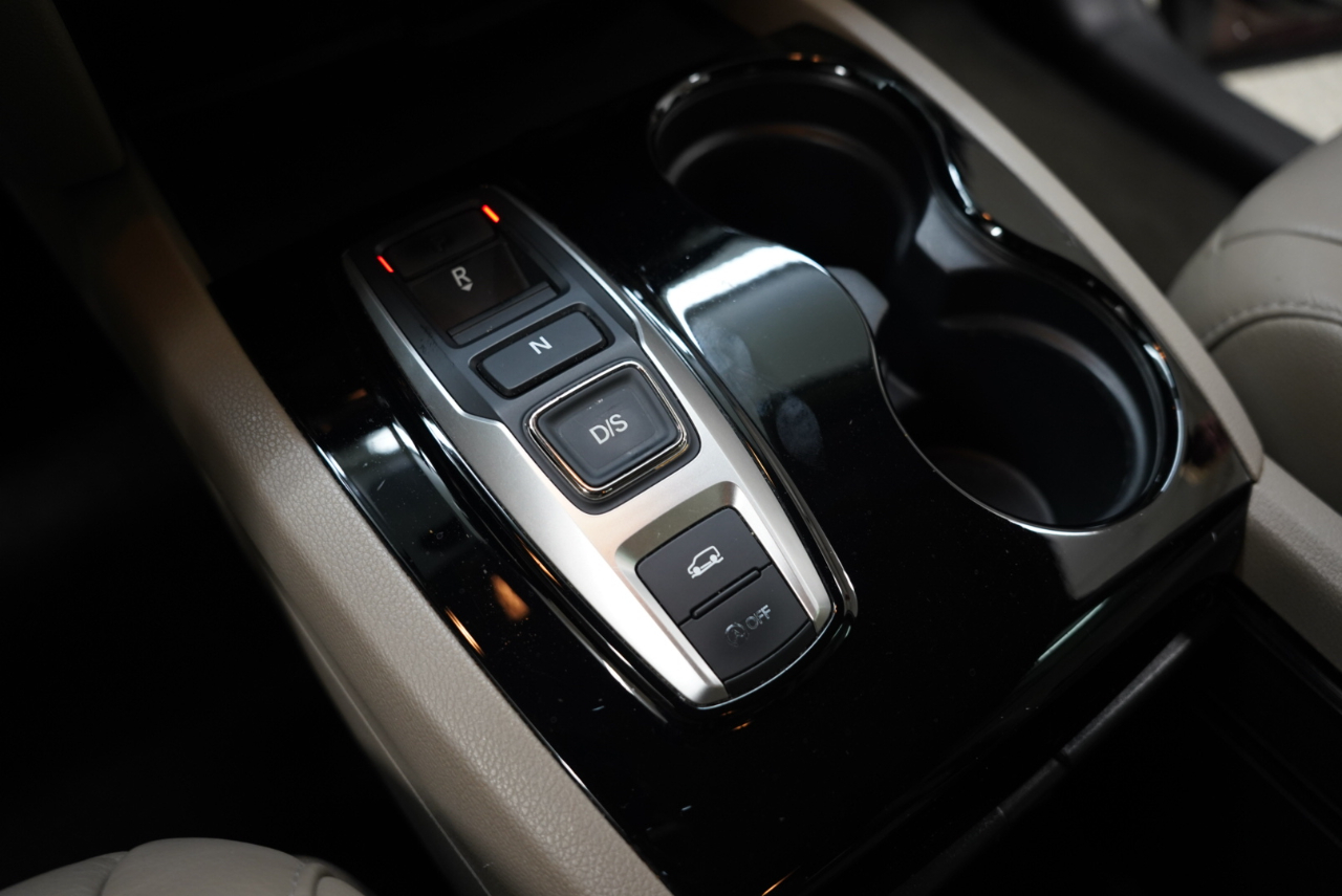 Honda Pilot AWD 4dr Touring w/RES & Navi 2016