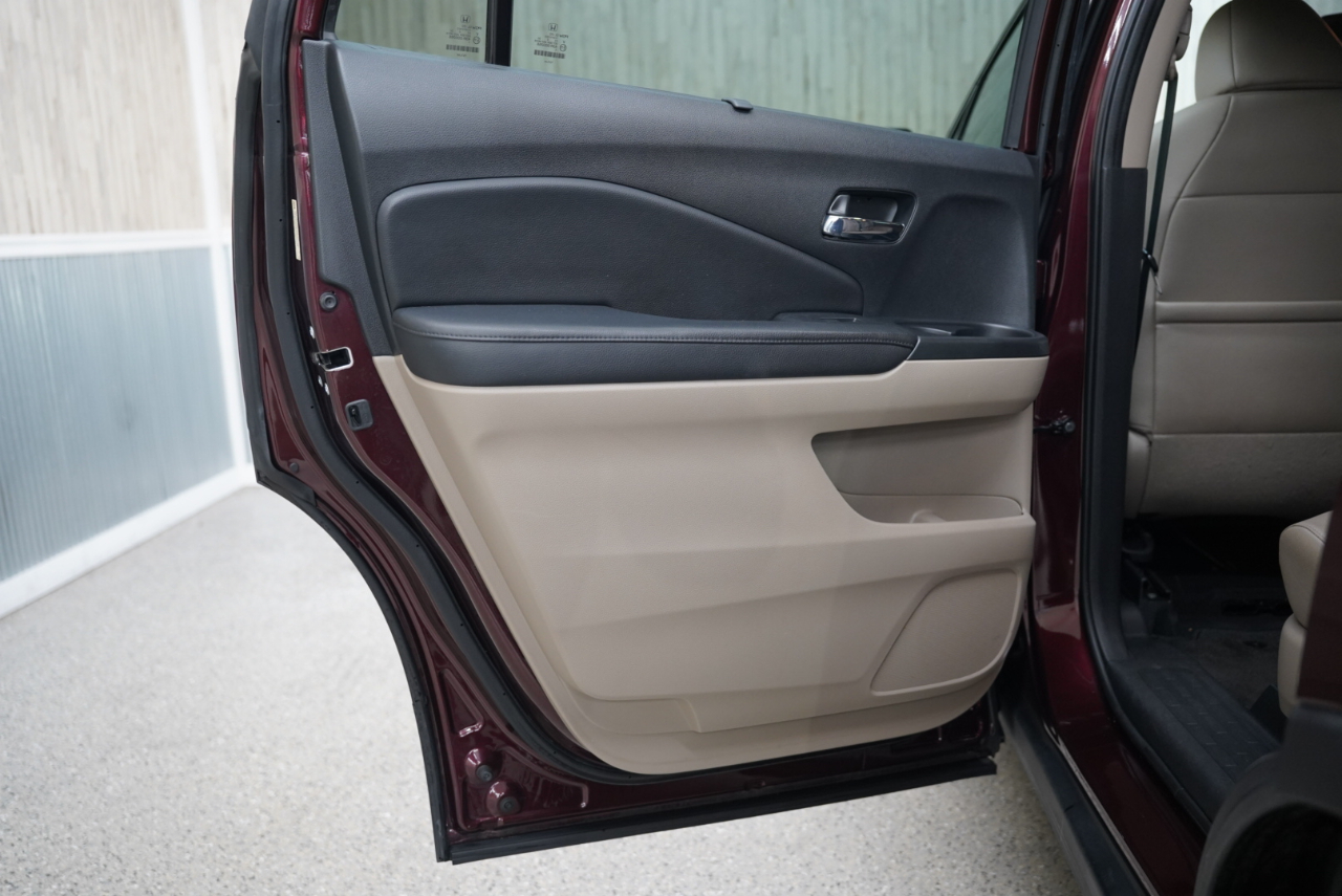 Honda Pilot AWD 4dr Touring w/RES & Navi 2016