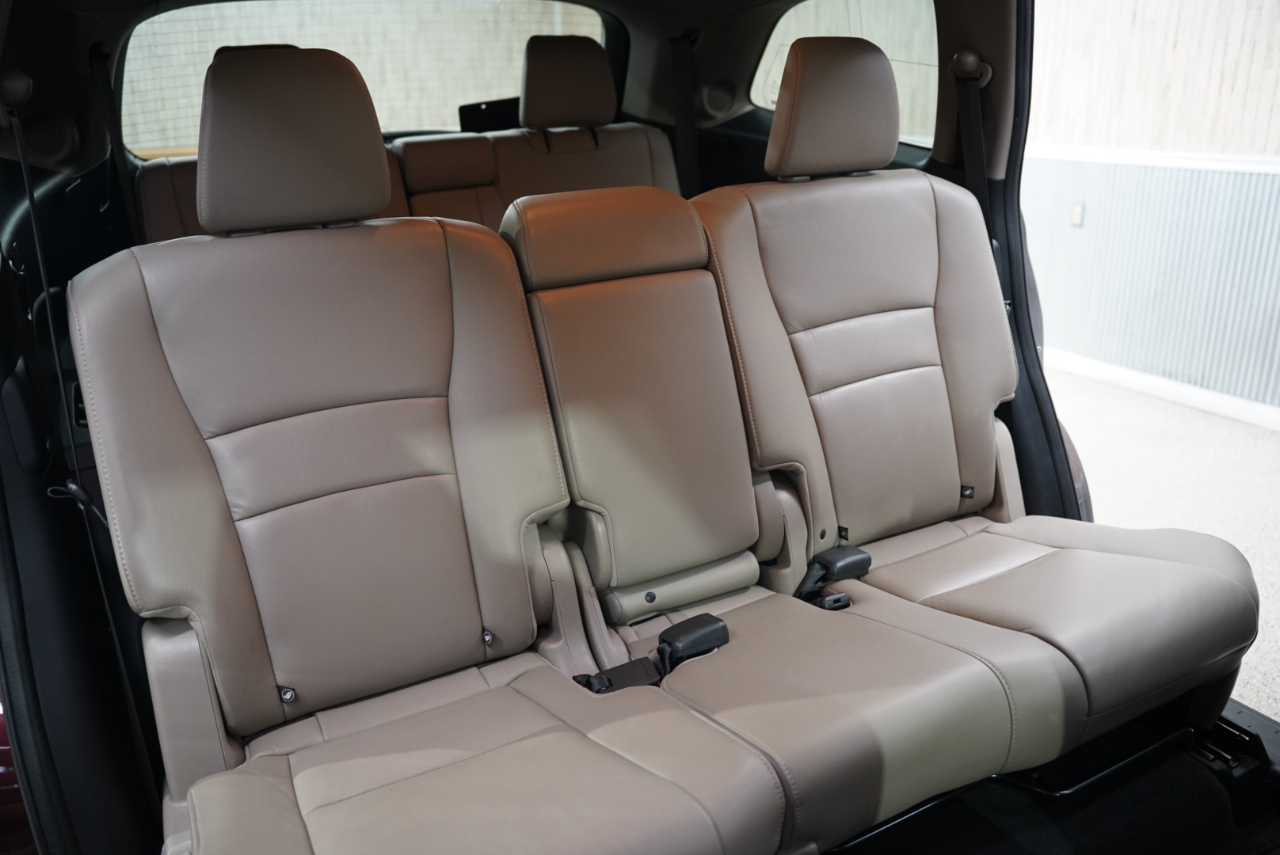 Honda Pilot AWD 4dr Touring w/RES & Navi 2016