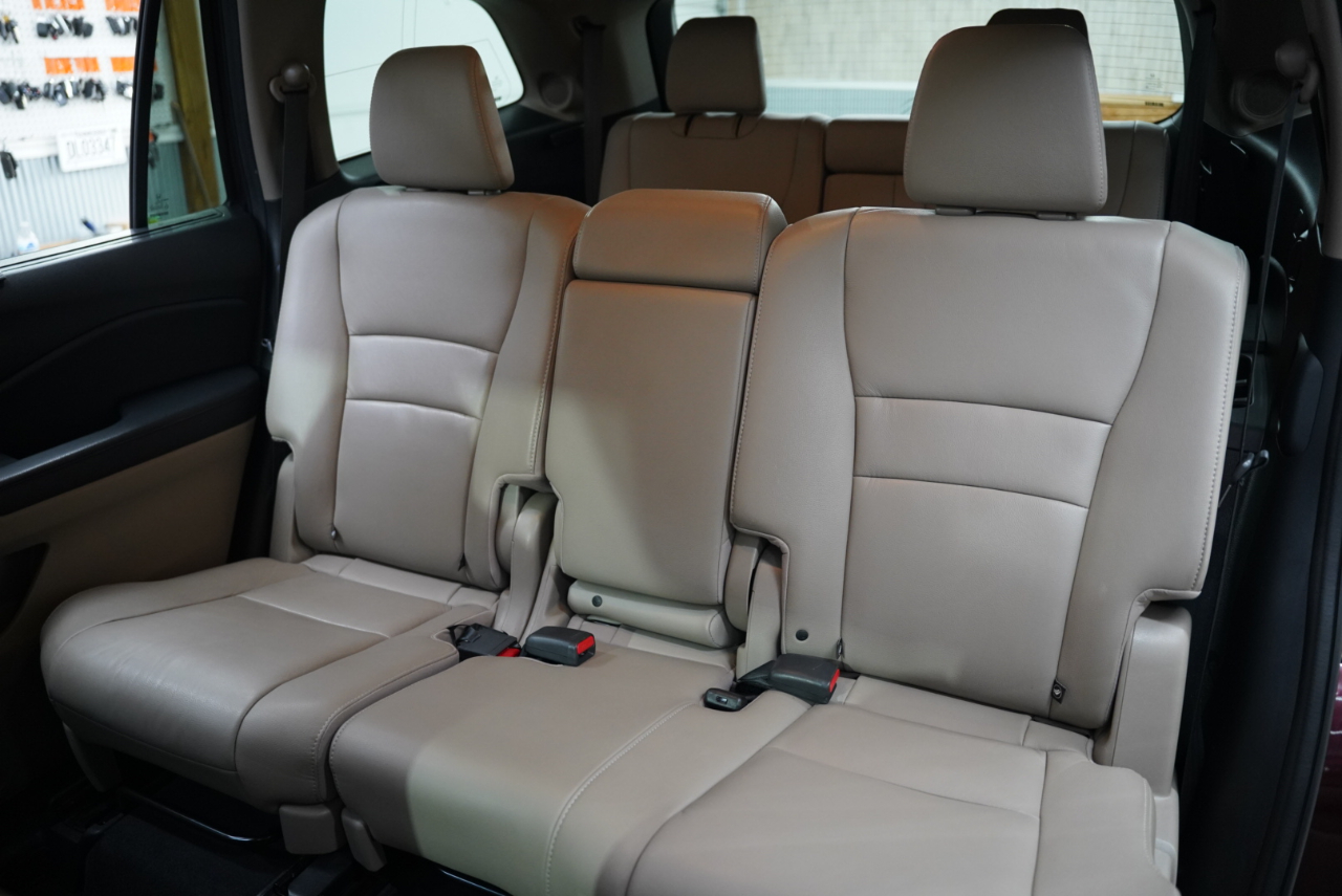 Honda Pilot AWD 4dr Touring w/RES & Navi 2016