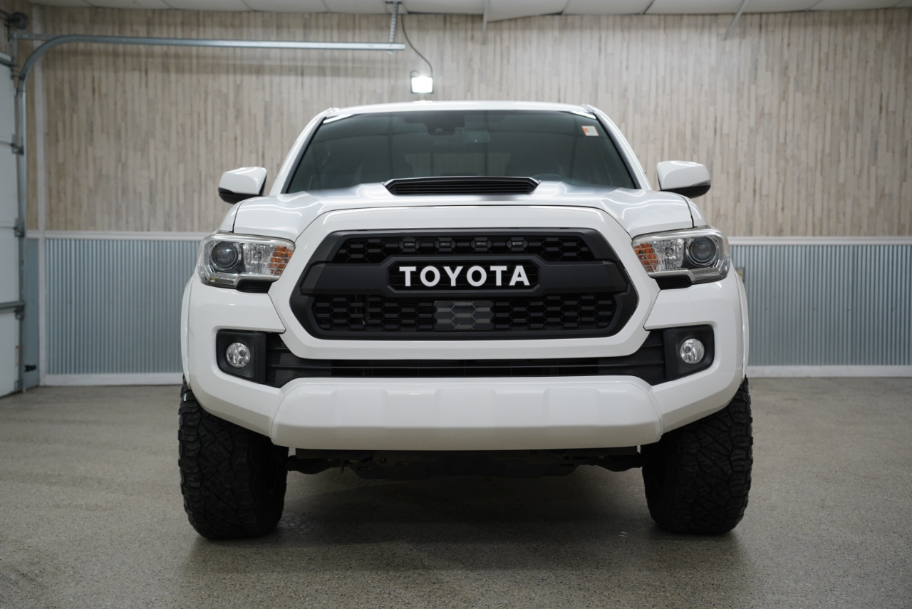 Toyota Tacoma  2018