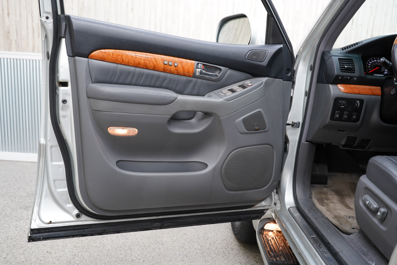 Lexus GX 470 4dr SUV 4WD 2004