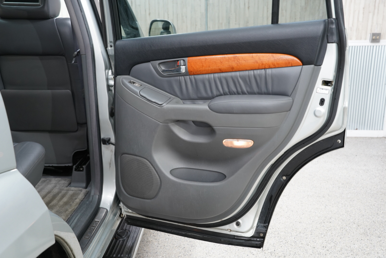 Lexus GX 470 4dr SUV 4WD 2004