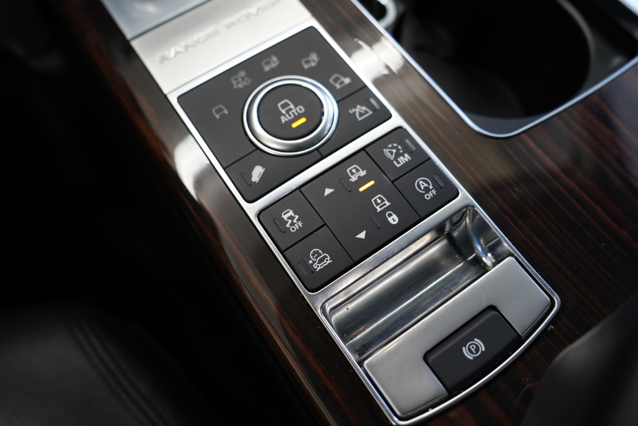 Land Rover Range Rover V8 Supercharged LWB 2017