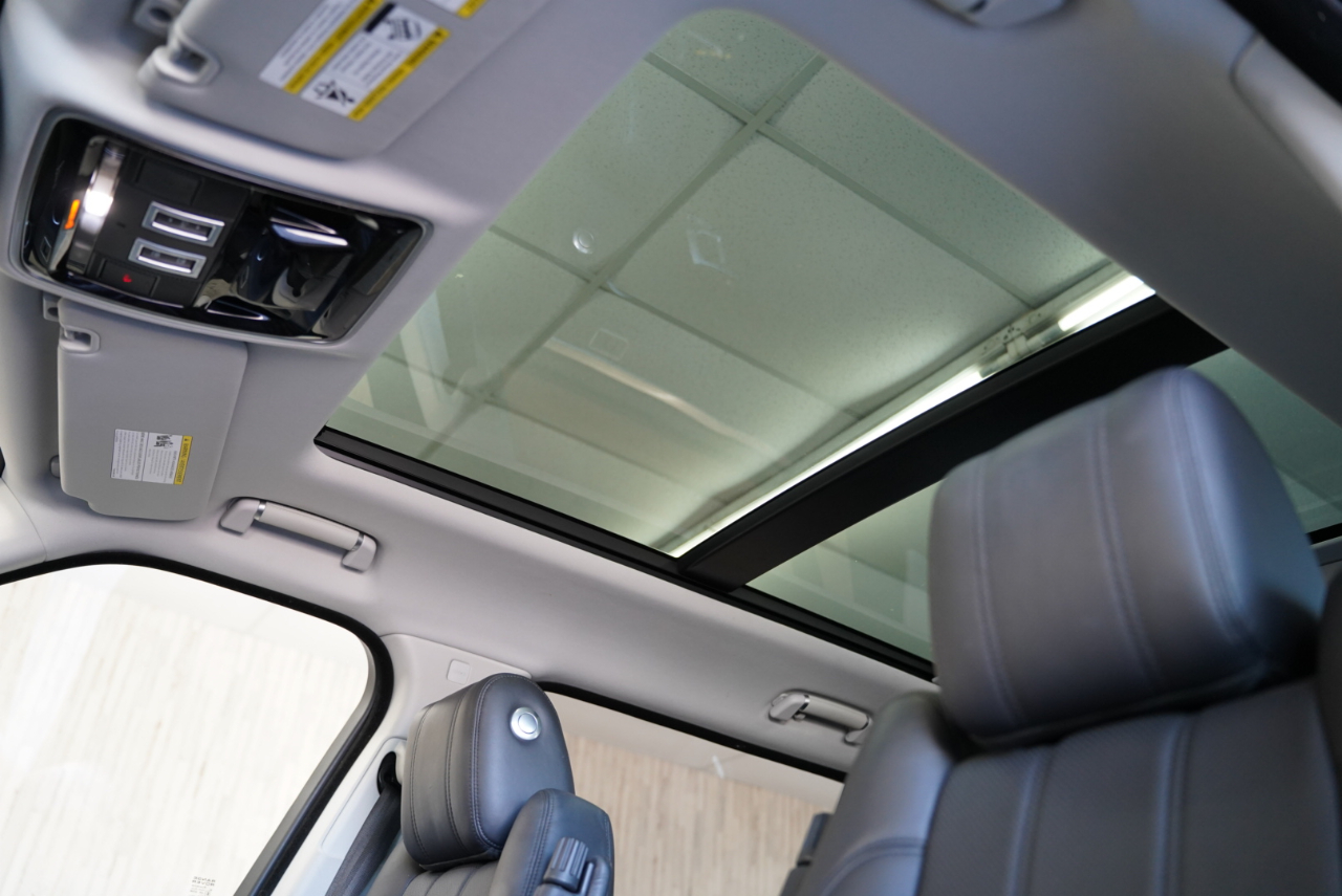 Land Rover Range Rover V8 Supercharged LWB 2017