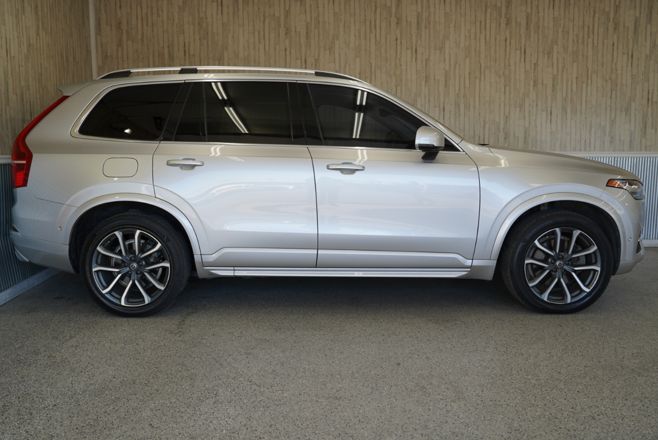 Volvo XC90 T6 AWD 7-Passenger Momentum 2017
