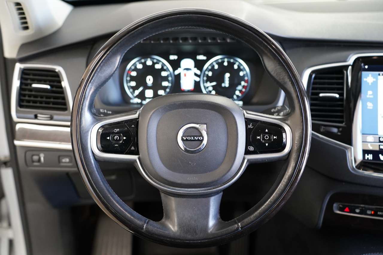 Volvo XC90 T6 AWD 7-Passenger Momentum 2017