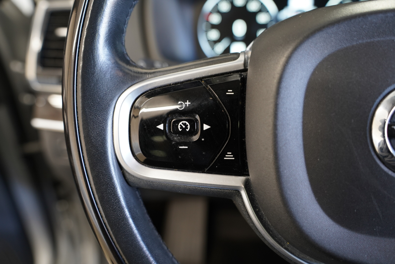 Volvo XC90 T6 AWD 7-Passenger Momentum 2017