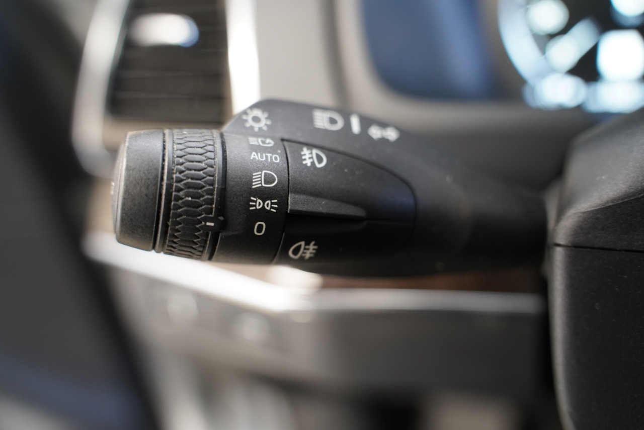 Volvo XC90 T6 AWD 7-Passenger Momentum 2017