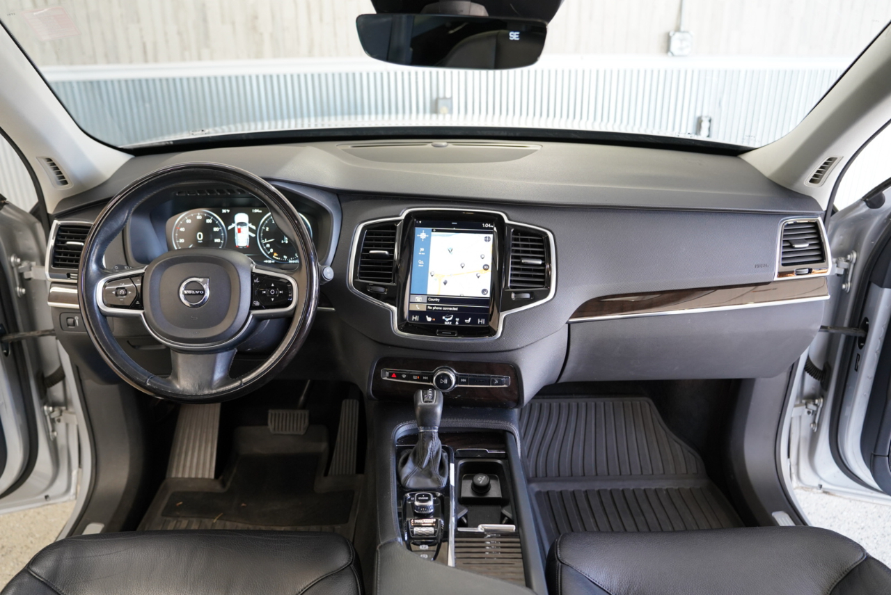 Volvo XC90 T6 AWD 7-Passenger Momentum 2017