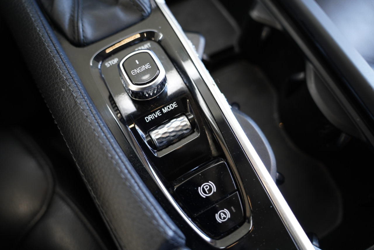 Volvo XC90 T6 AWD 7-Passenger Momentum 2017