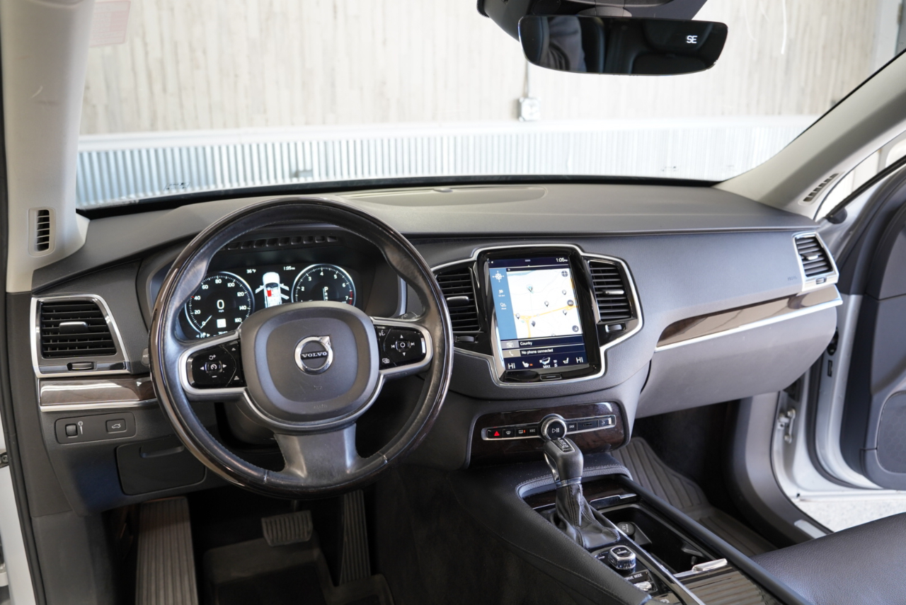 Volvo XC90 T6 AWD 7-Passenger Momentum 2017