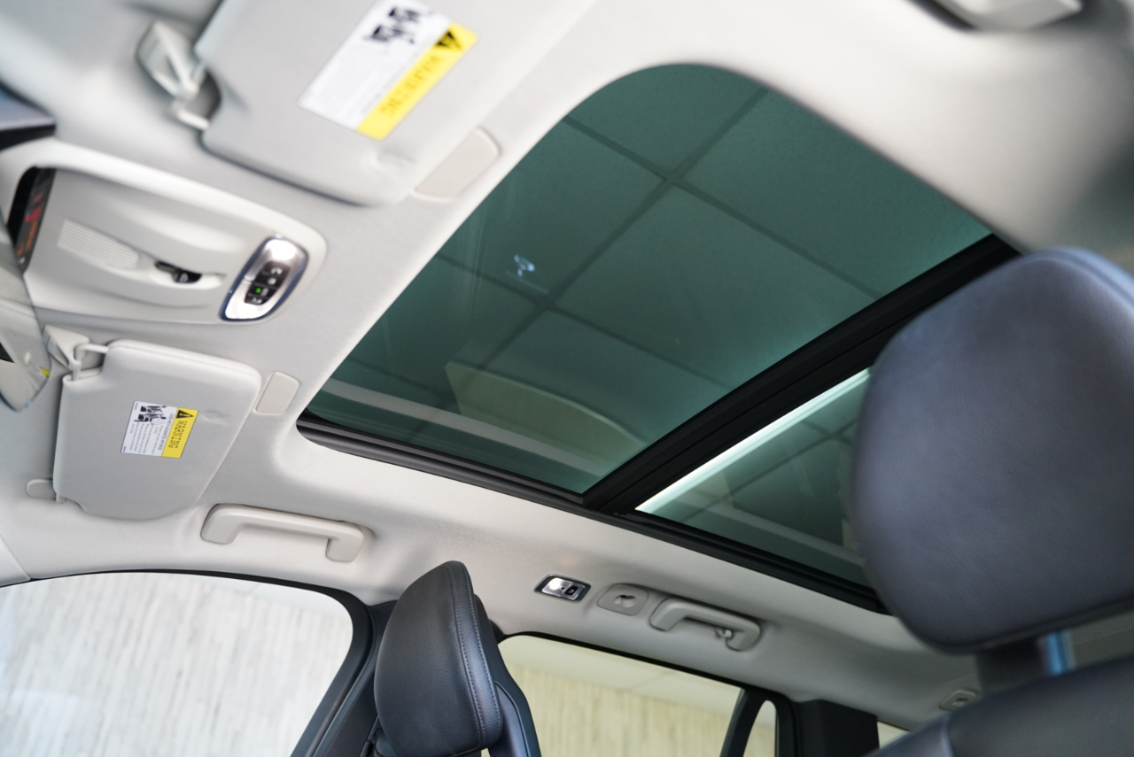 Volvo XC90 T6 AWD 7-Passenger Momentum 2017