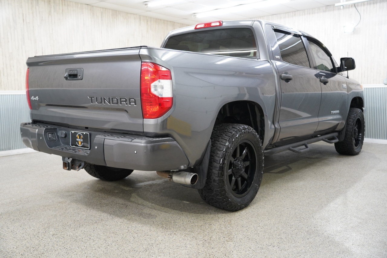 Toyota Tundra 4WD  2017