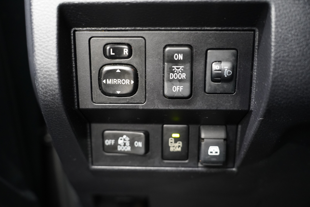 Toyota Tundra 4WD  2017