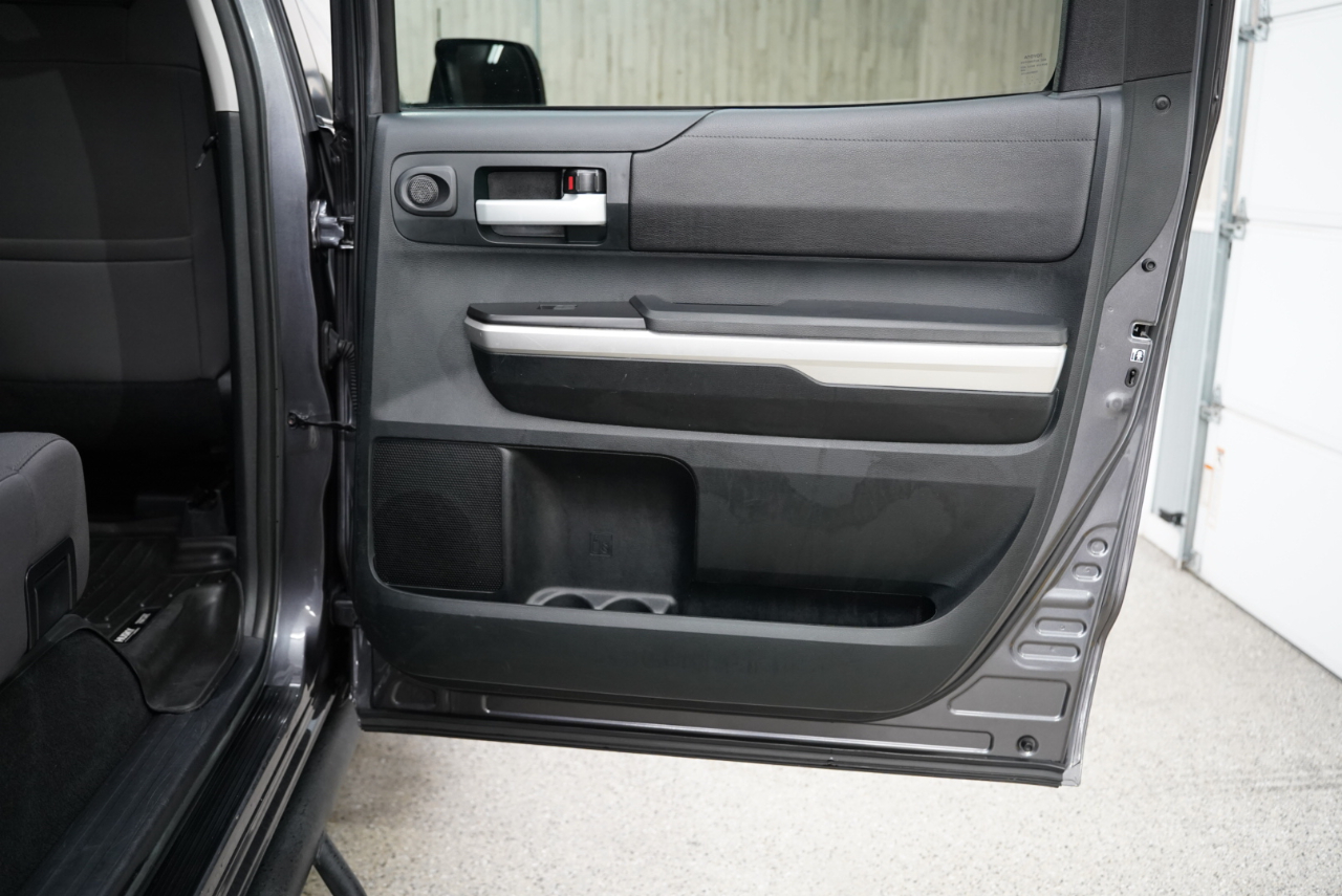 Toyota Tundra 4WD  2017