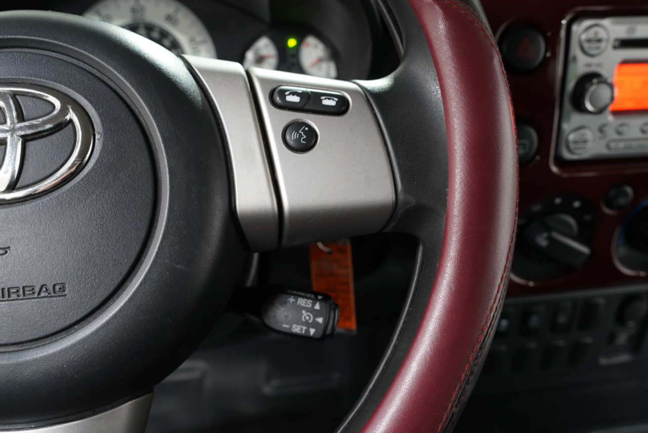 Toyota FJ Cruiser 4WD 2011