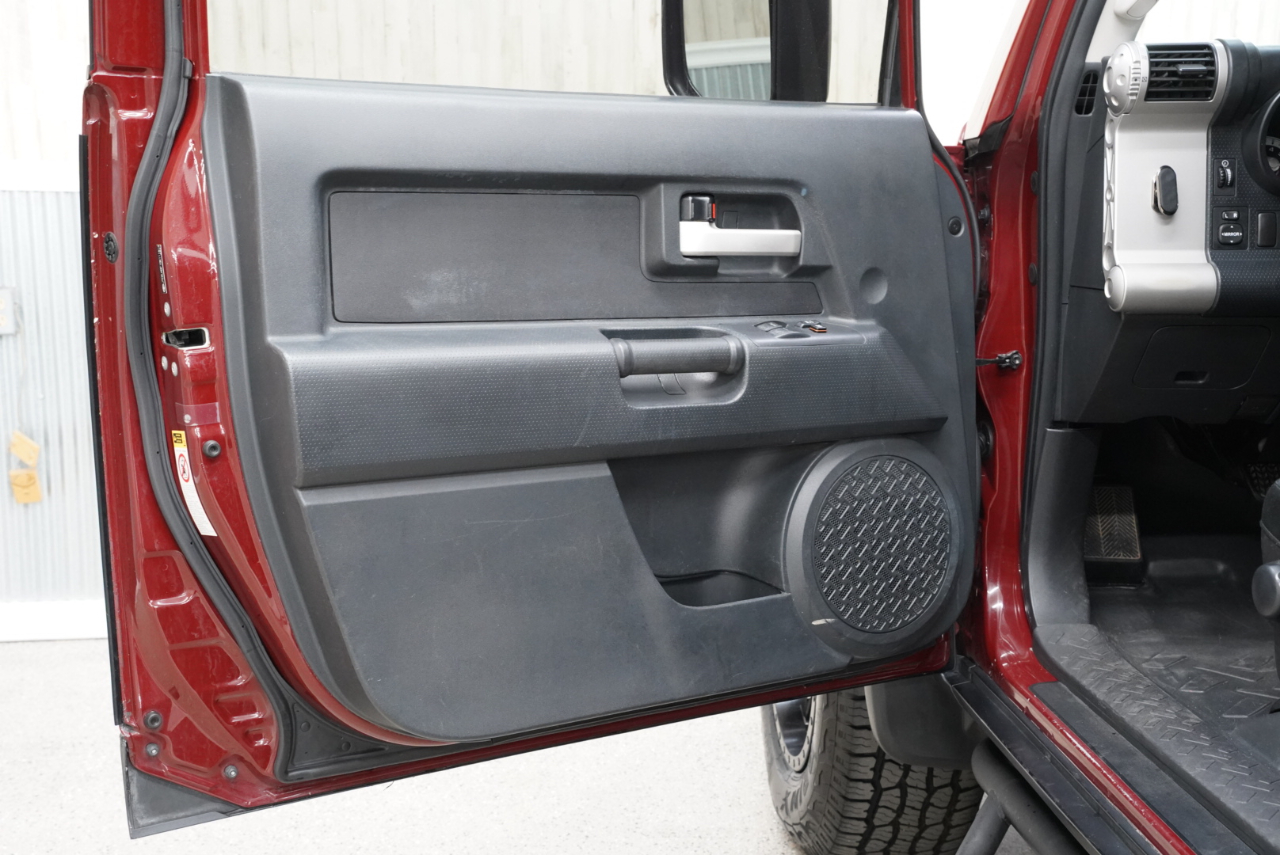 Toyota FJ Cruiser 4WD 2011