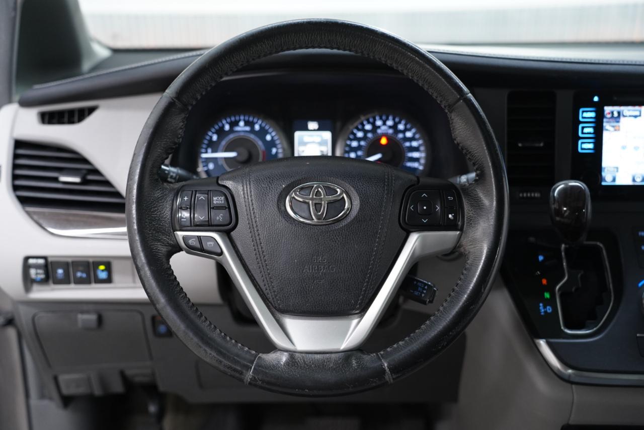Toyota Sienna XLE AWD 7-Passenger (Natl) 2017