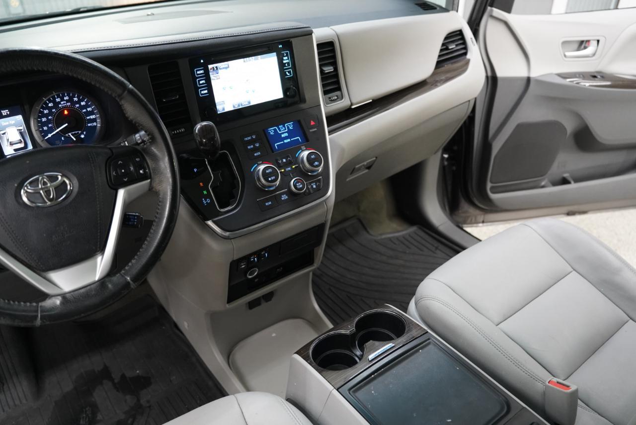 Toyota Sienna XLE AWD 7-Passenger (Natl) 2017