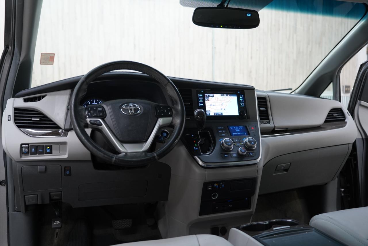 Toyota Sienna XLE AWD 7-Passenger (Natl) 2017