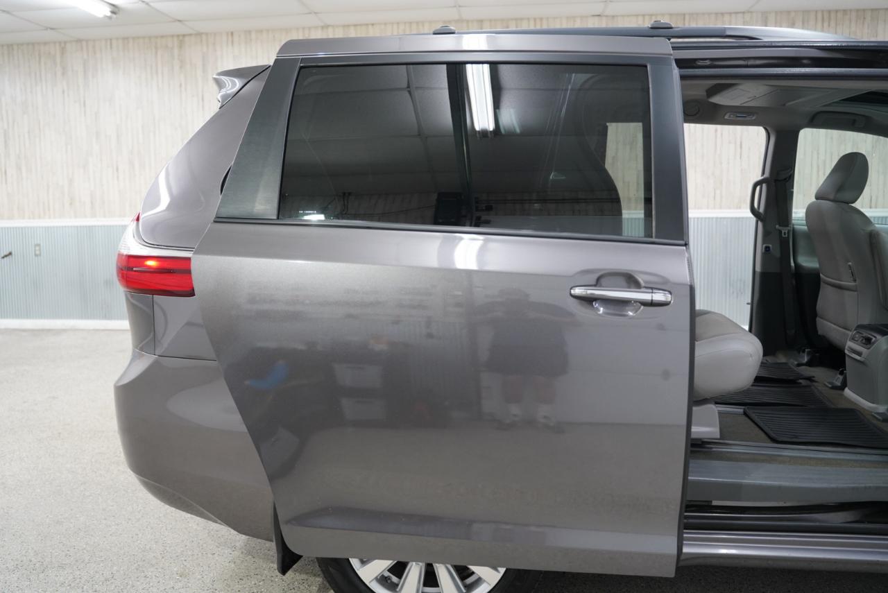 Toyota Sienna XLE AWD 7-Passenger (Natl) 2017