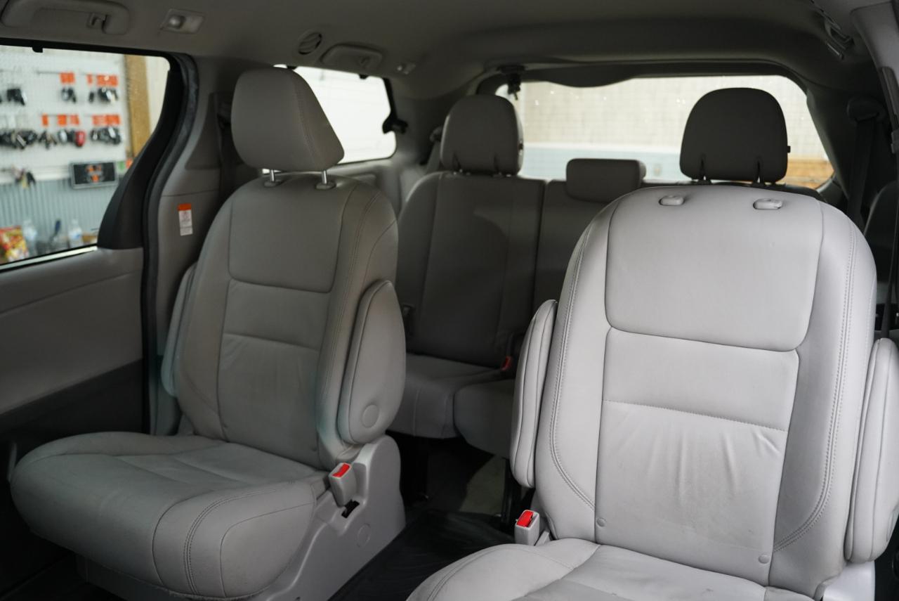Toyota Sienna XLE AWD 7-Passenger (Natl) 2017
