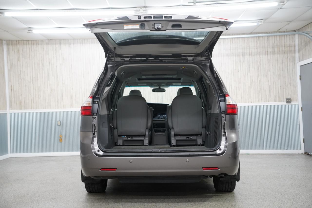 Toyota Sienna XLE AWD 7-Passenger (Natl) 2017