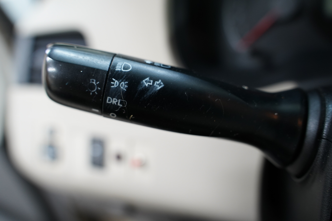 Toyota Sienna 5dr 7-Pass Van V6 LE FWD (Natl) 2012