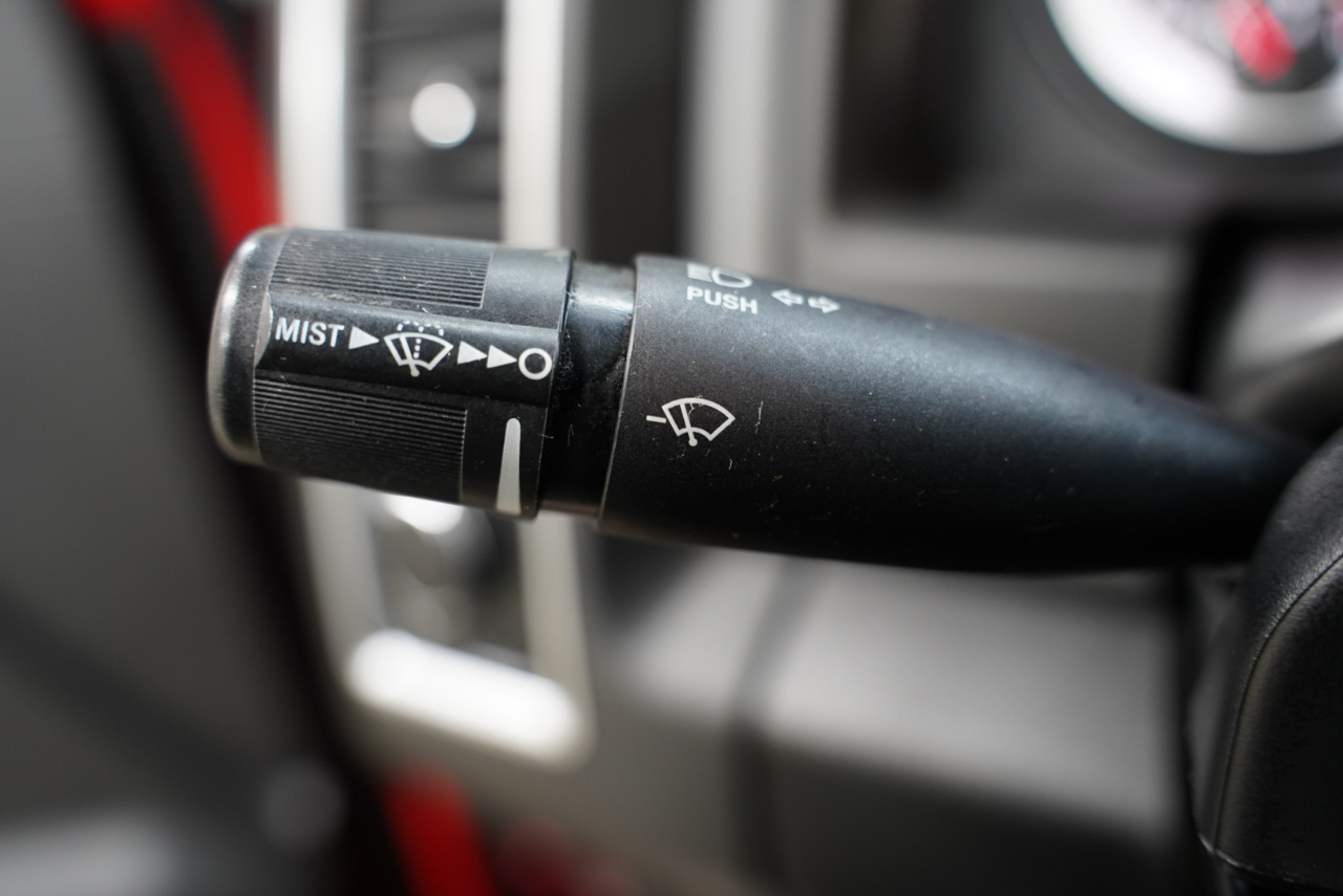 RAM 1500 SLT 4x2 Quad Cab 6'4" Box 2018