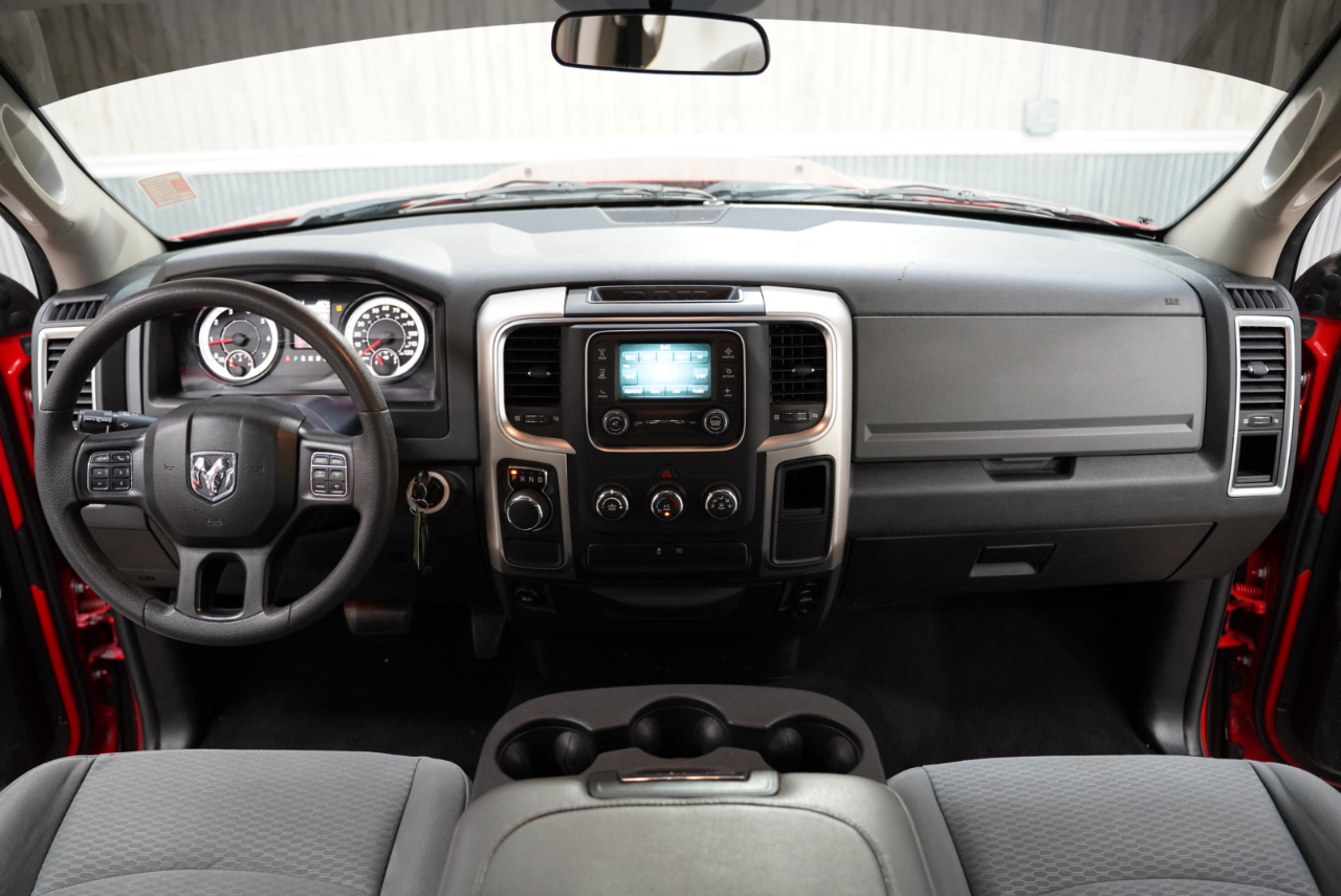 RAM 1500 SLT 4x2 Quad Cab 6'4" Box 2018