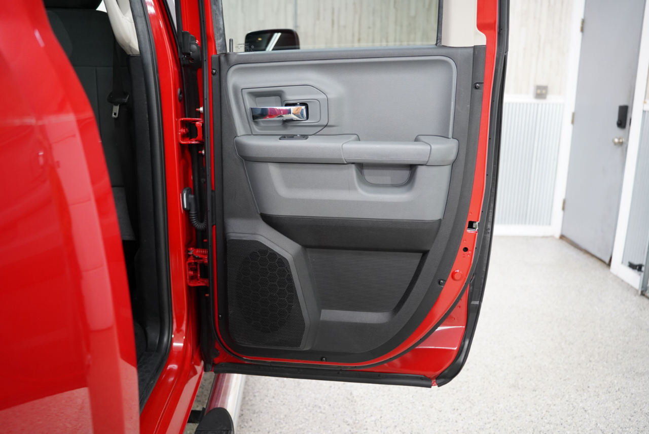 RAM 1500 SLT 4x2 Quad Cab 6'4" Box 2018