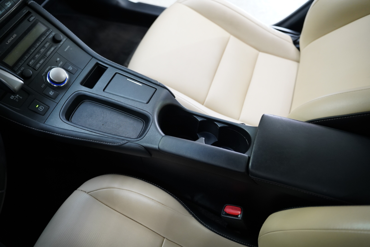 Lexus CT CT 200h FWD 2017