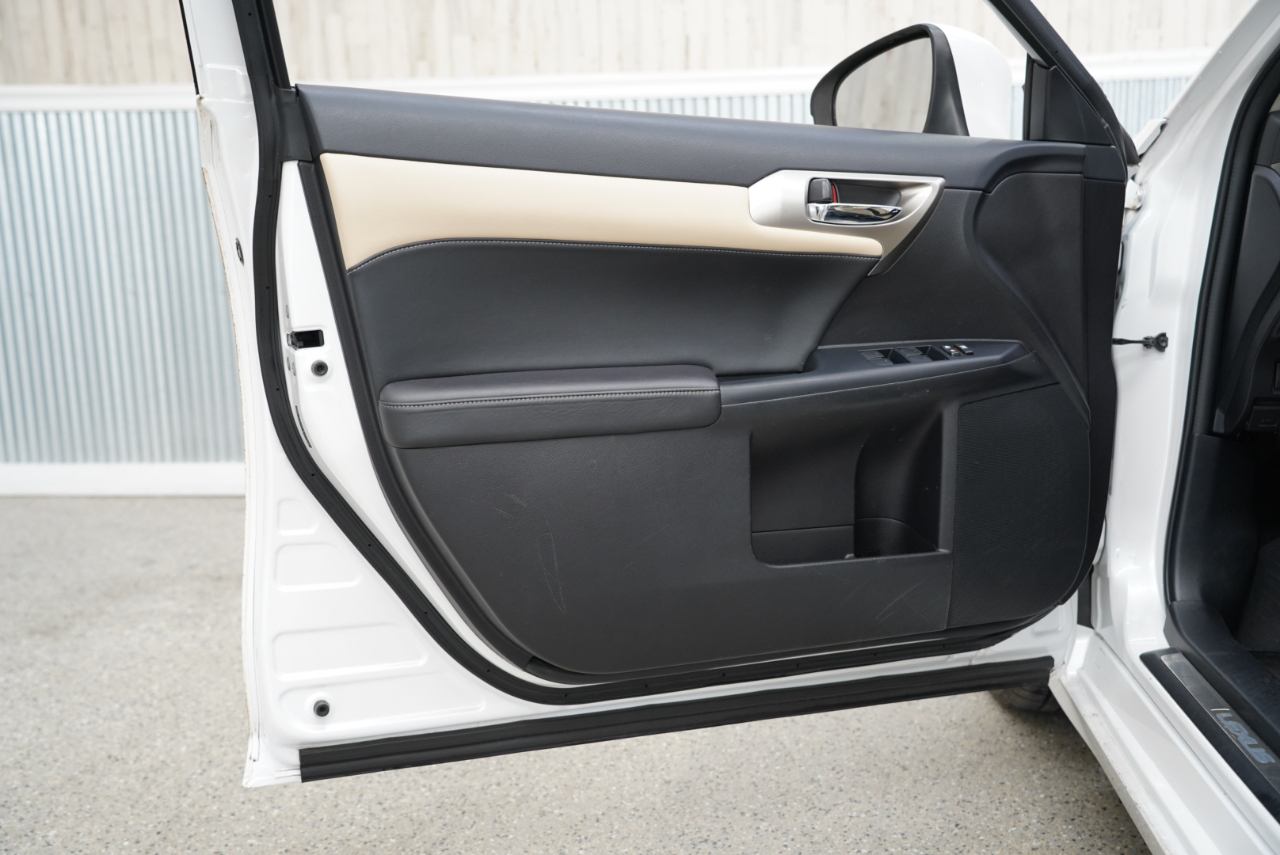 Lexus CT CT 200h FWD 2017