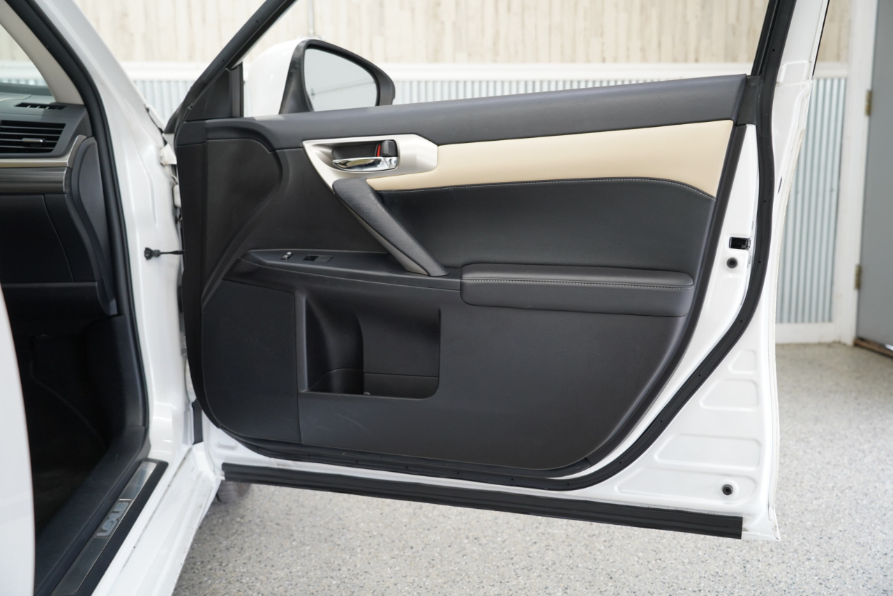 Lexus CT CT 200h FWD 2017