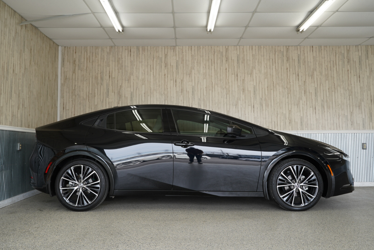 Toyota Prius Limited 2024