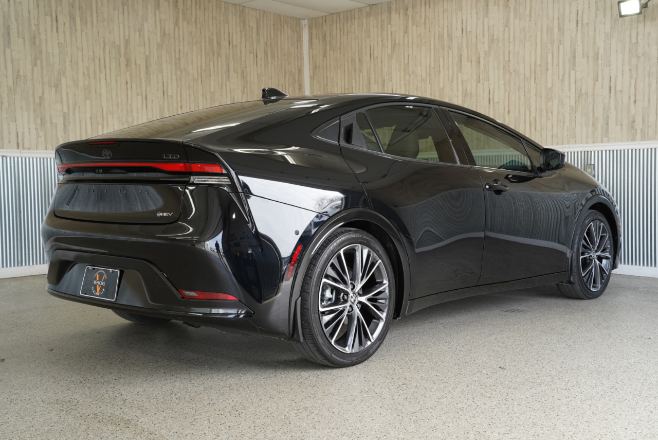 Toyota Prius Limited 2024